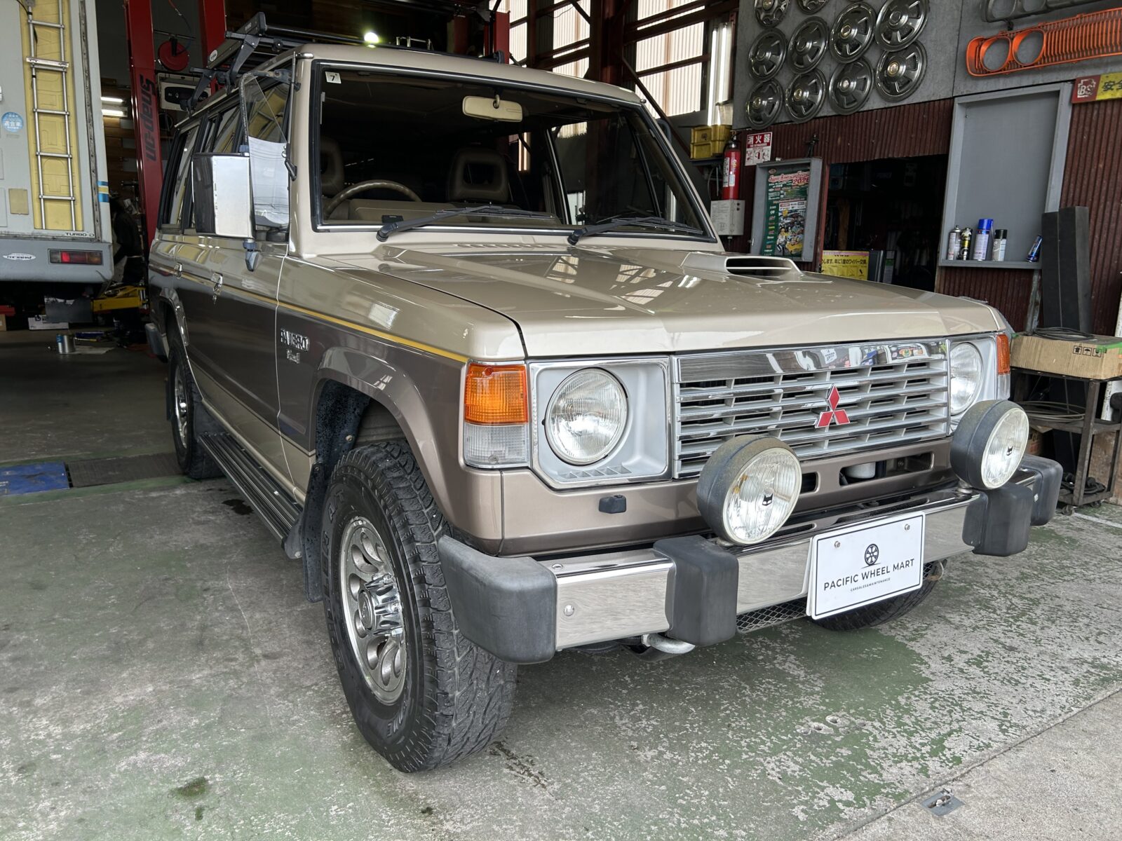 1988 MITSUBISHI PAJEROＬ149Ｇ   2.5ディーゼルエクシード 4WD 7名　AT ターボの写真1