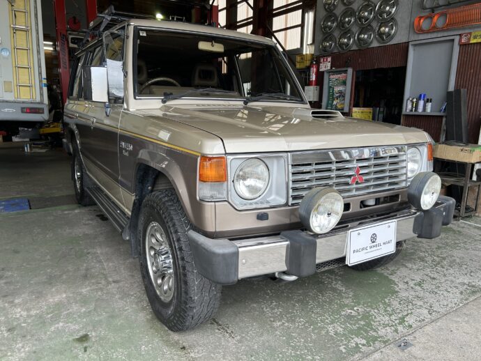 1988 MITSUBISHI PAJEROＬ149Ｇ   2.5ディーゼルエクシード 4WD 7名　AT ターボの写真