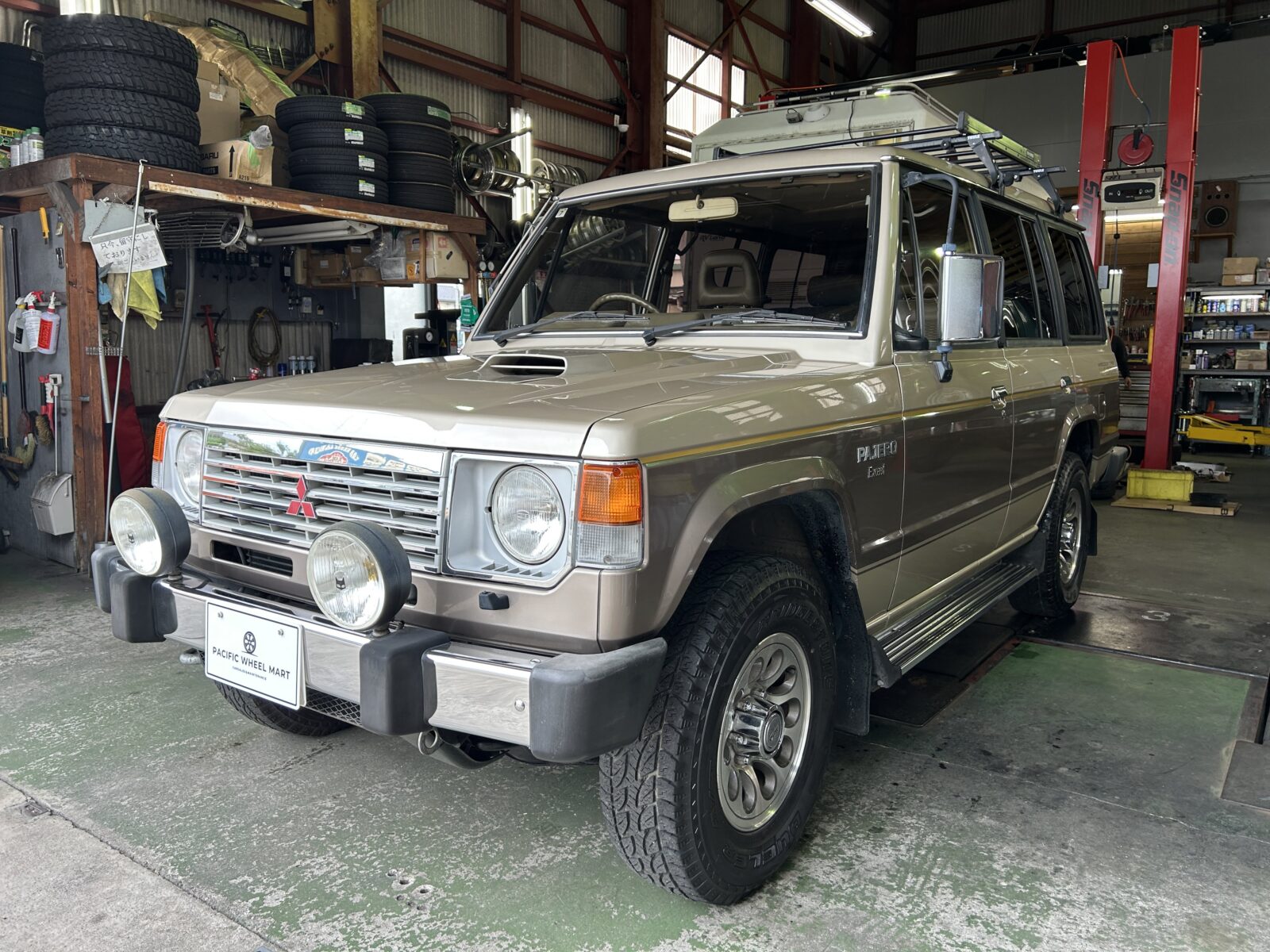 1988 MITSUBISHI PAJEROＬ149Ｇ   2.5ディーゼルエクシード 4WD 7名　AT ターボの写真3