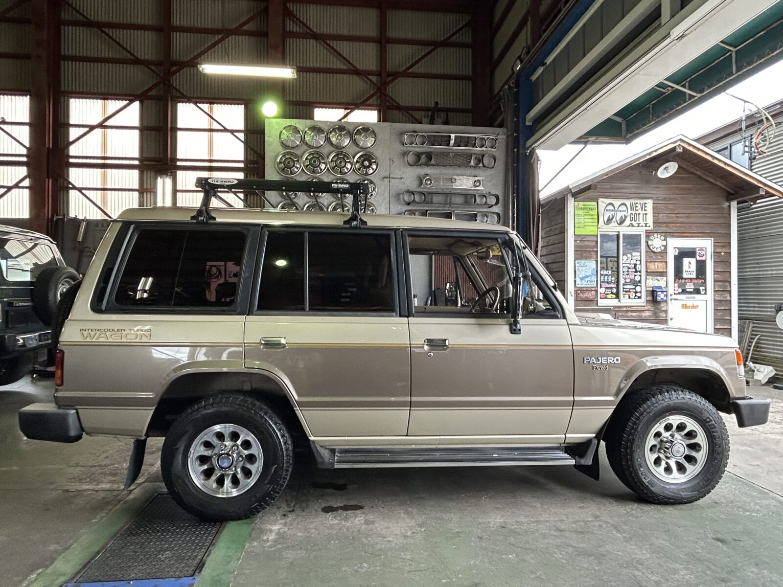 1988 MITSUBISHI PAJEROＬ149Ｇ   2.5ディーゼルエクシード 4WD 7名　AT ターボの写真8