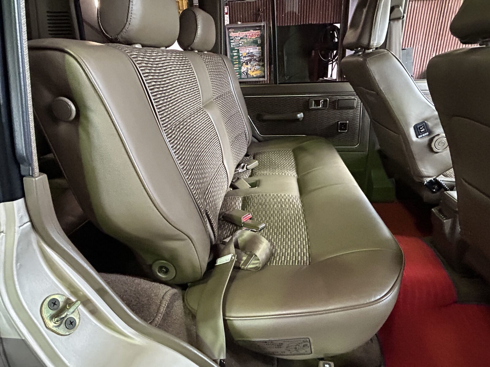 1988 MITSUBISHI PAJEROＬ149Ｇ   2.5ディーゼルエクシード 4WD 7名　AT ターボの写真18