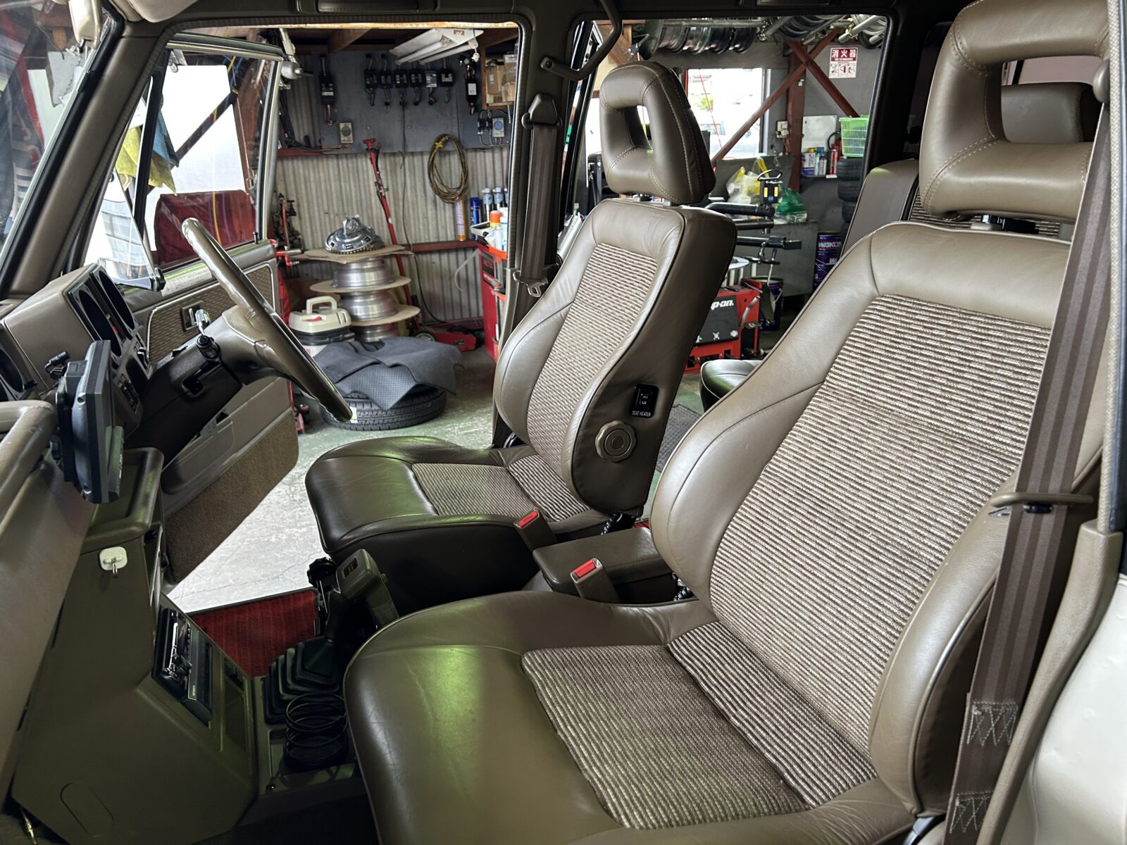 1988 MITSUBISHI PAJEROＬ149Ｇ   2.5ディーゼルエクシード 4WD 7名　AT ターボの写真20