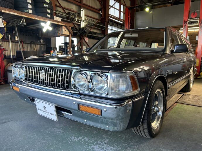 1994年 TOYOTA 130CROWMWAGON ベンコラ 丸目 メッキバンパーの写真3