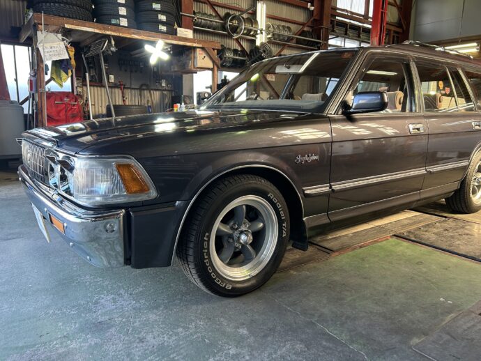 1994年 TOYOTA 130CROWMWAGON ベンコラ 丸目 メッキバンパーの写真4