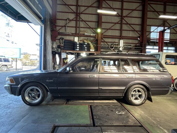 1994年 TOYOTA 130CROWMWAGON ベンコラ 丸目 メッキバンパーの写真5