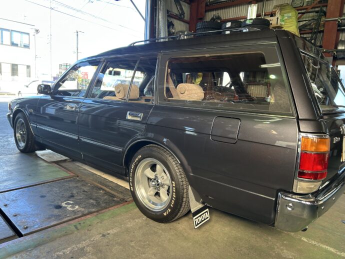 1994年 TOYOTA 130CROWMWAGON ベンコラ 丸目 メッキバンパーの写真6