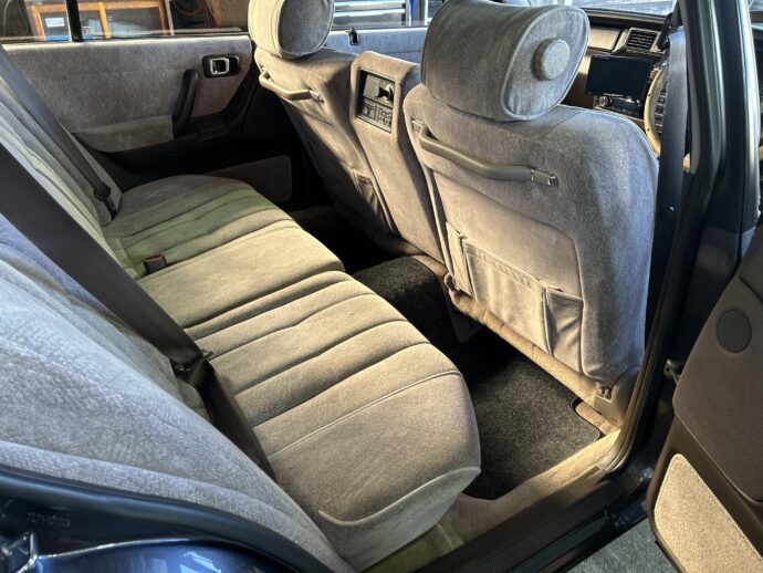 1994年 TOYOTA 130CROWMWAGON ベンコラ 丸目 メッキバンパーの写真17