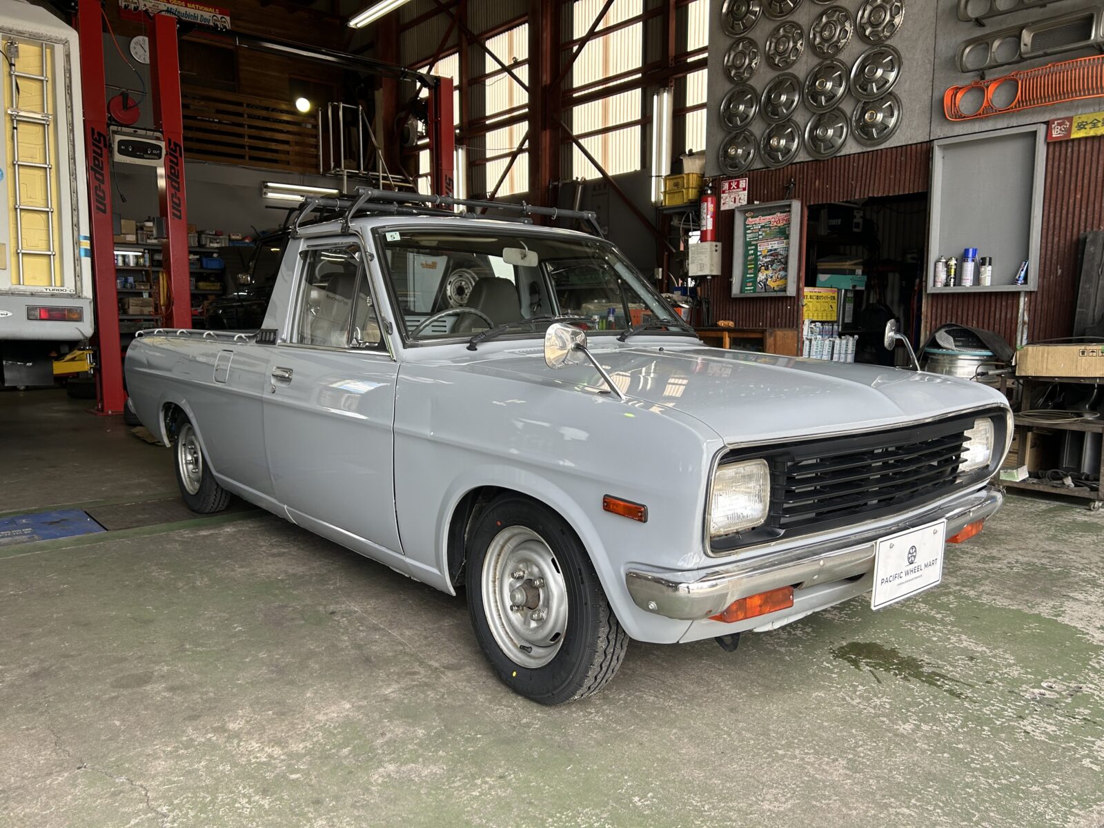 1992年 NISSAN SUNNY TRUCK 後期 ローダウン ローバック5速の写真1