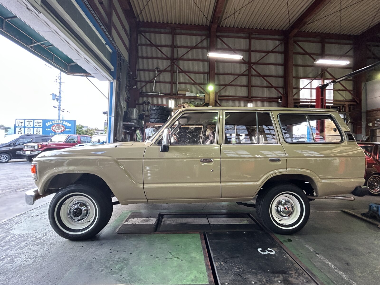 1989年 TOYOTA 60ランドクルーザー VXロールーフ換装 ナロー ガソリン NOX・PM適合の写真4