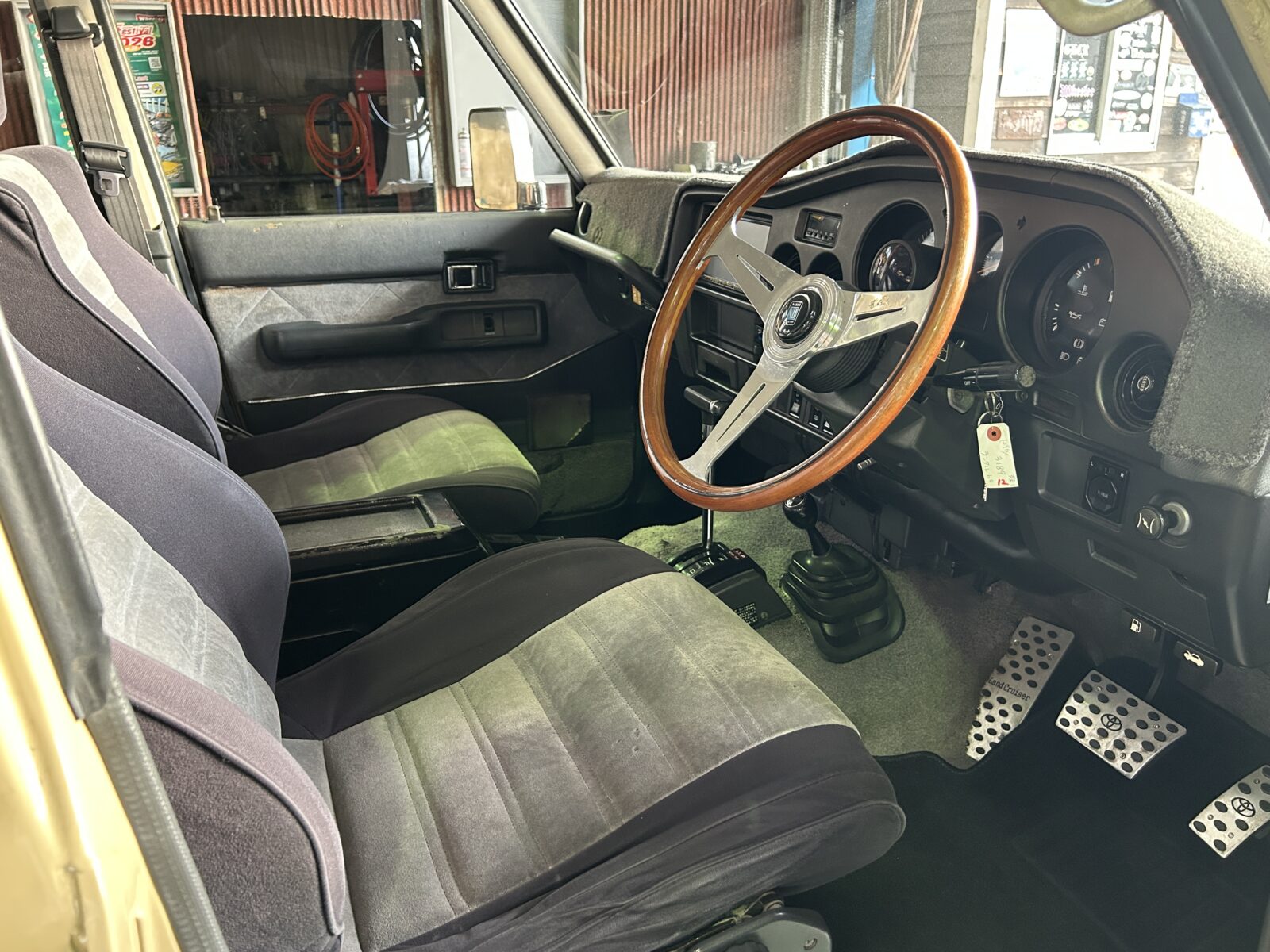 1989年 TOYOTA 60ランドクルーザー VXロールーフ換装 ナロー ガソリン NOX・PM適合の写真9
