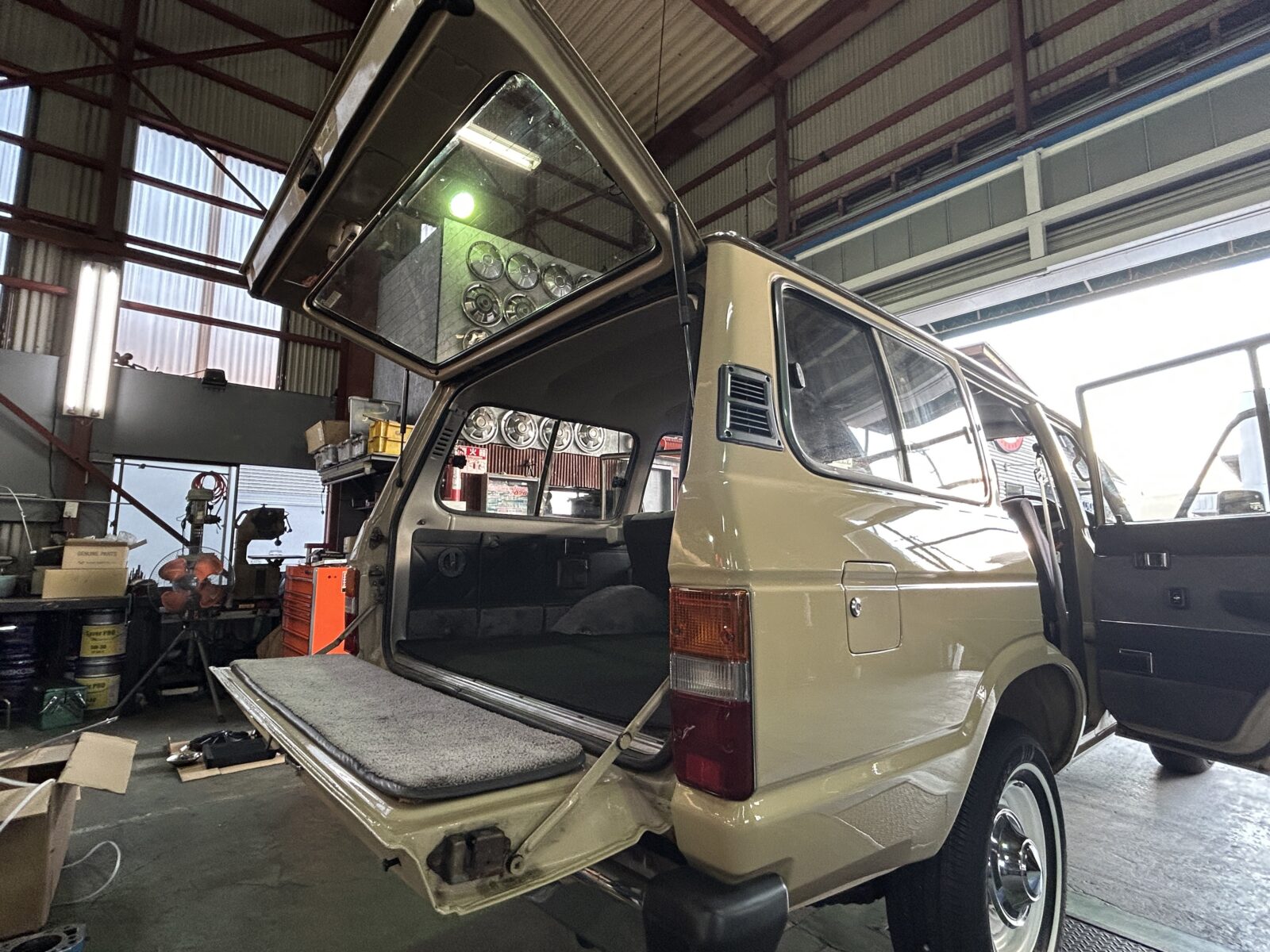 1989年 TOYOTA 60ランドクルーザー VXロールーフ換装 ナロー ガソリン NOX・PM適合の写真29