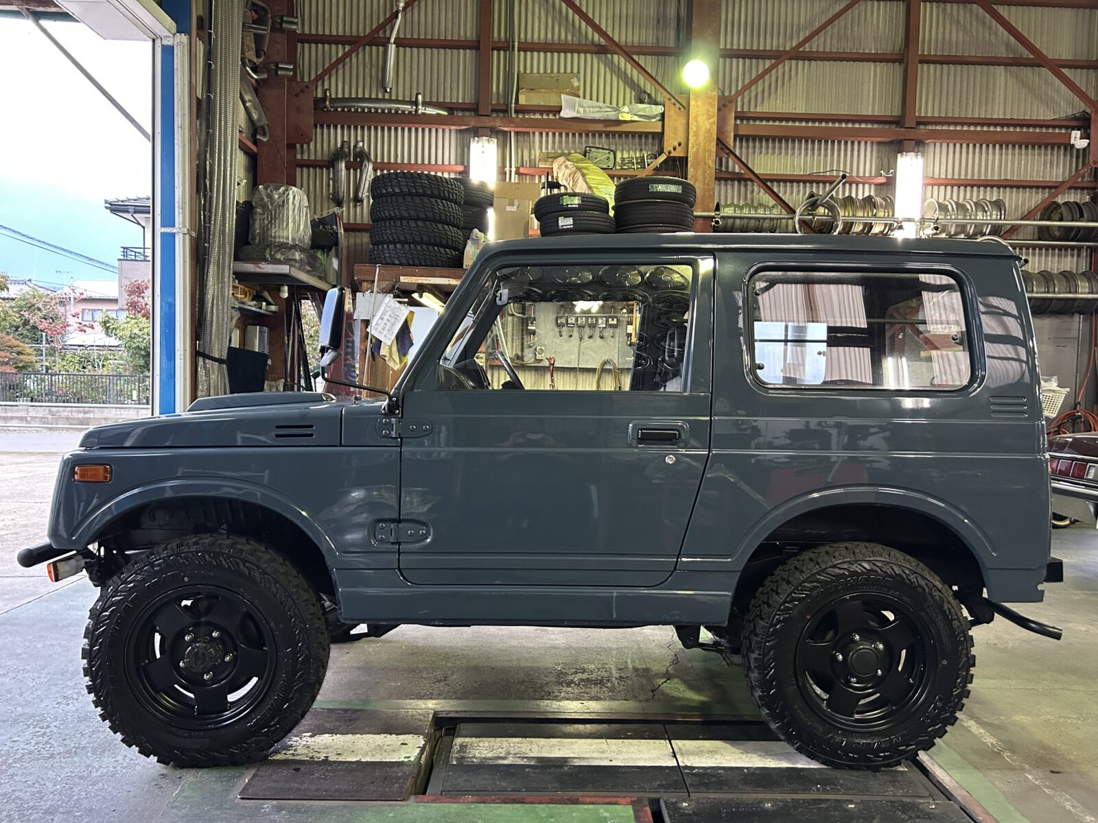 1994年 ジムニー JA11V 660サマーウインドリミテッド 4WD AT 2インチリーフスプリング公認 ジオランダー185/85R16の写真4