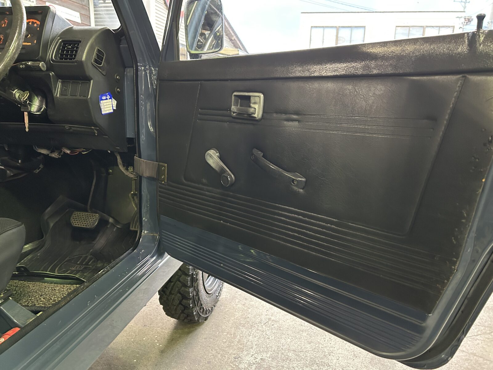 1994年 ジムニー JA11V 660サマーウインドリミテッド 4WD AT 2インチリーフスプリング公認 ジオランダー185/85R16の写真14